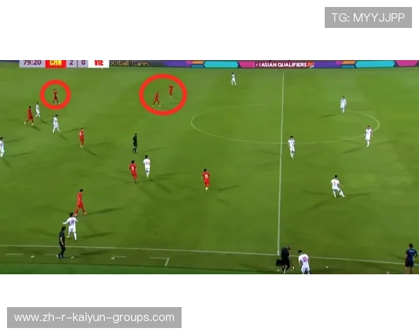 凯恩拉球后精准分球打开新的进攻线路